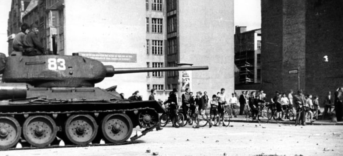 Dossier zum 17. Juni 1953. Aufstand im Sowjet-Sektor von Berlin. (Foto: Bundesarchiv, B 145 Bild-F005191-0040 / CC-BY-SA 3.0.)