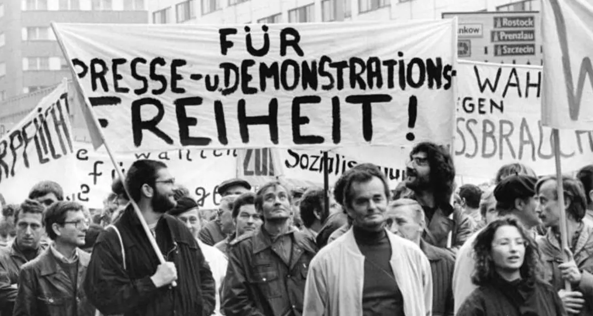 Demonstration am 4. November 1989, Berliner Alexanderplatz